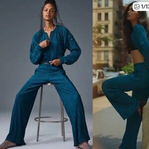 ALO Yoga Teal Wide-Leg Ribbed pants and jacket